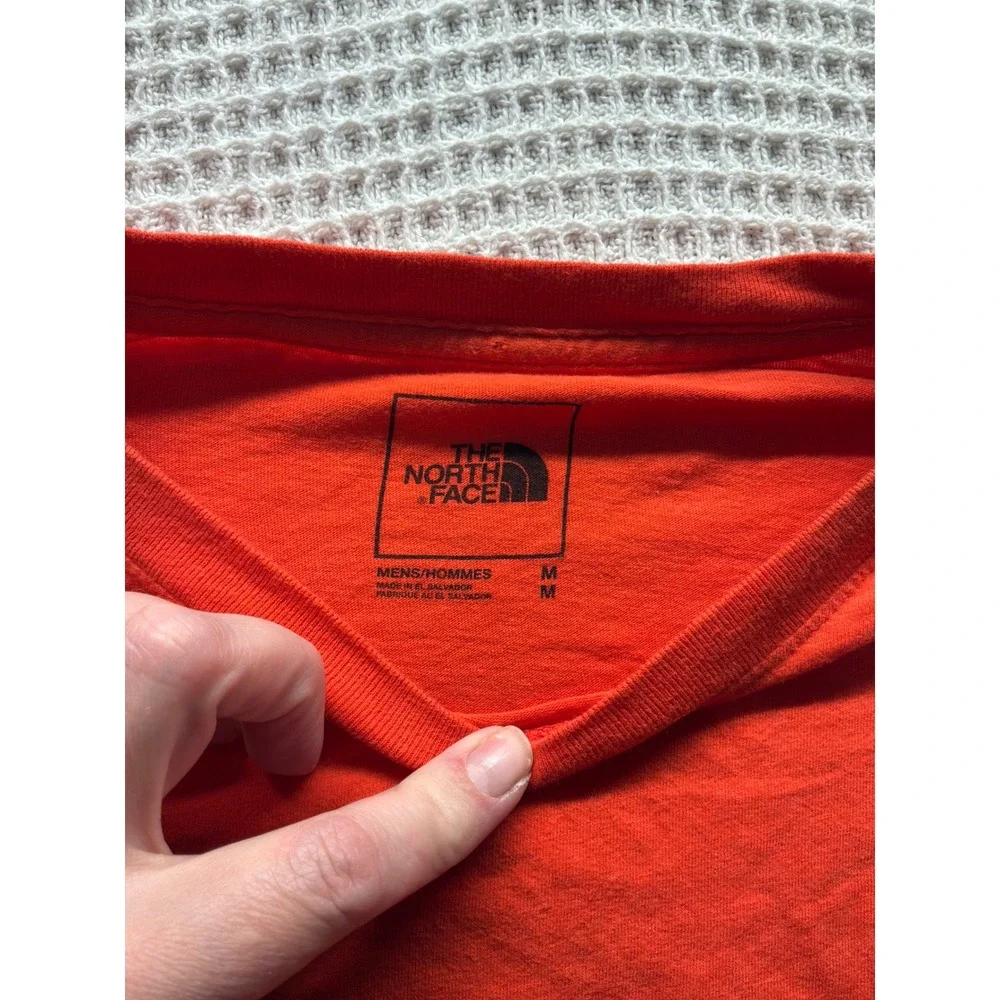 The North Face Long Sleeve T-Shirt Mens M‎ Orange Red Box Logo NF0A3L3E